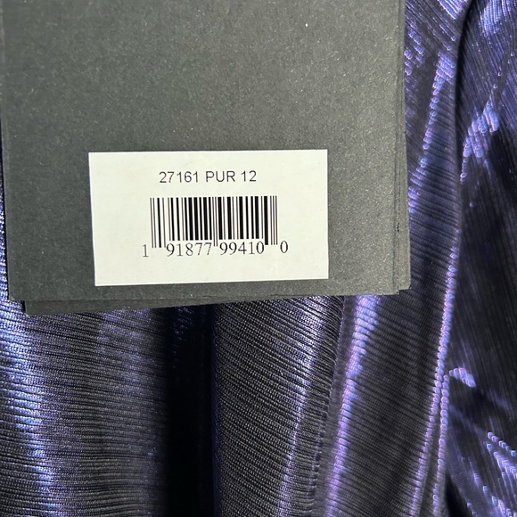 IEENA FOR MAC DUGGAL 27161 NWT 
Long Sleeve Knot Detail Slit Metallic Dress - Picture 6 of 6